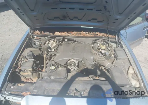 2001 Ford Crown Victoria Police Interceptor из США, поврежденный, VIN 2FAFP71W61X175542